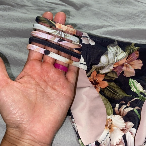 Like new bikini set - Picture 5 of 7